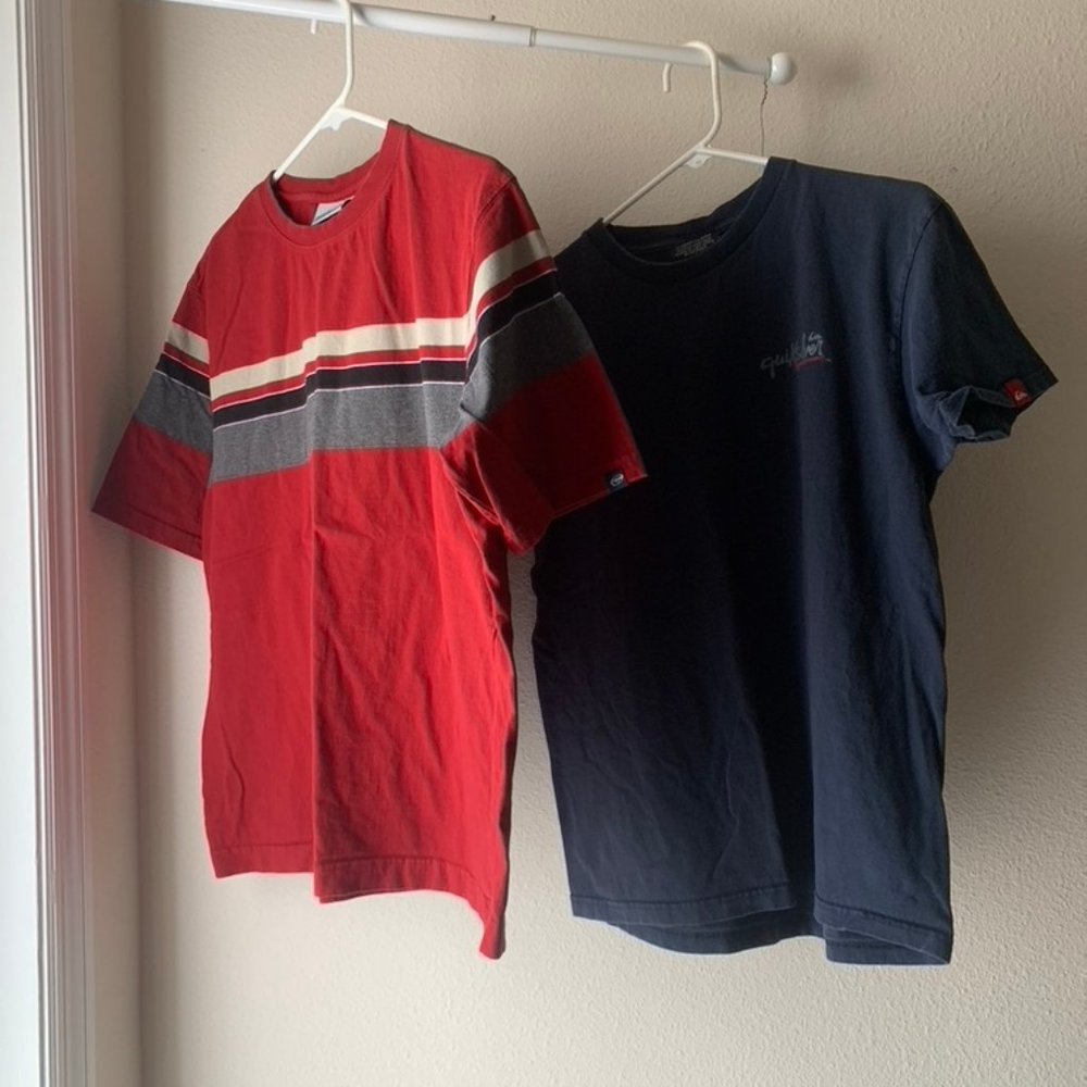 Lot of 2 Quiksilver Tshirt T shirt Sexy Woman Hula Girl Dancer Quicksilver Med